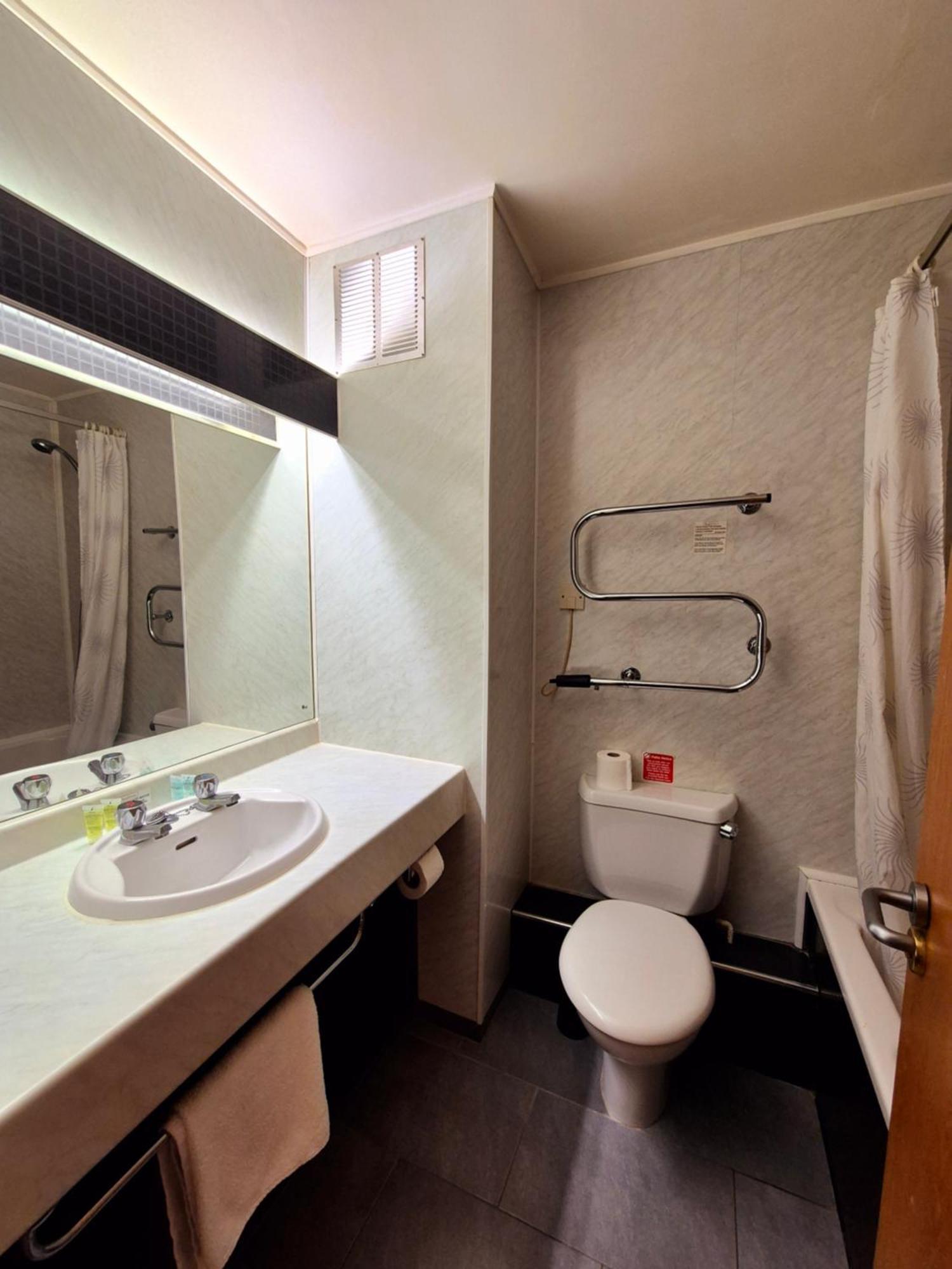 Supreme Inn Boston Swineshead Εξωτερικό φωτογραφία
